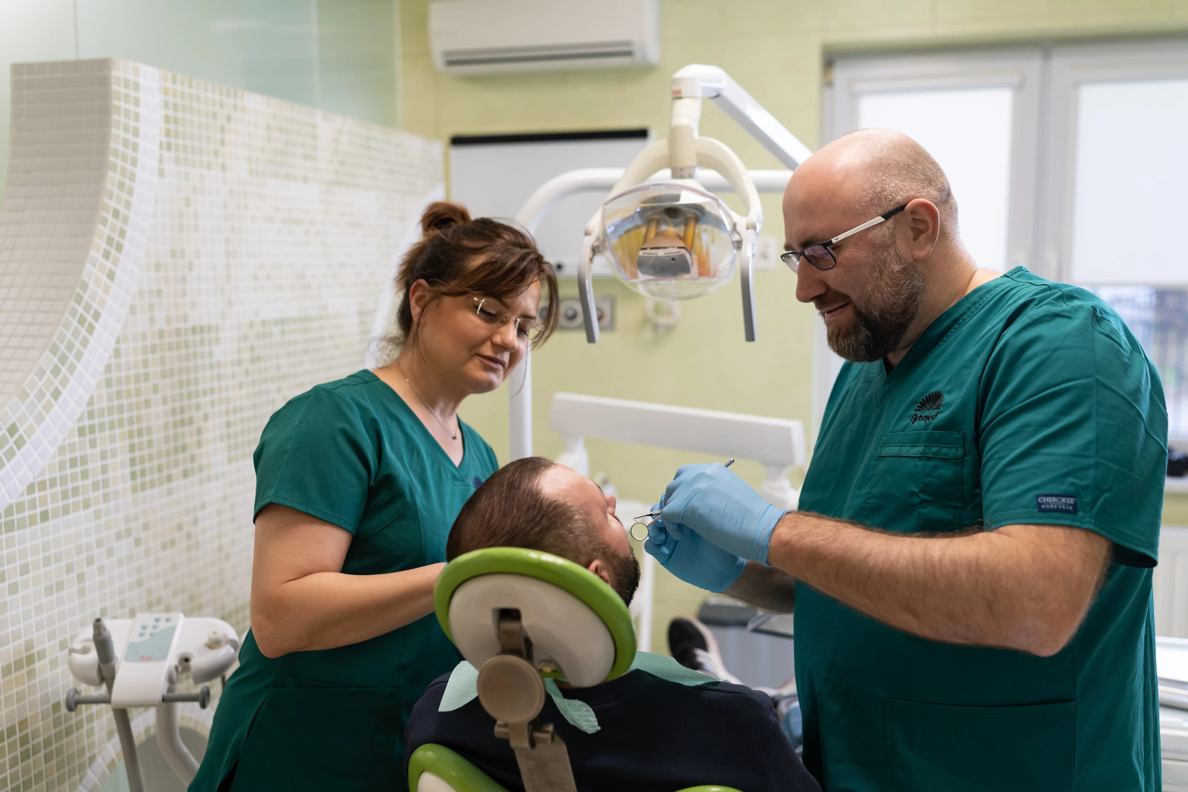 Gabinet stomatologiczny z nowoczesnym wyposażeniem
